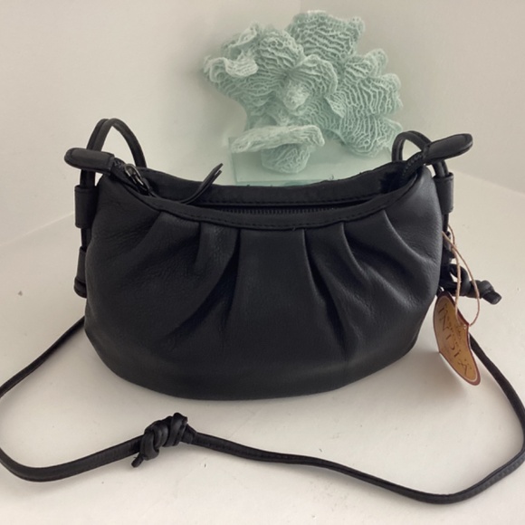 NWT PASSPORT TO INDIA BLACK GENUINE LEATHER CROSSBODY SHOULDER BAG - Picture 10 of 13